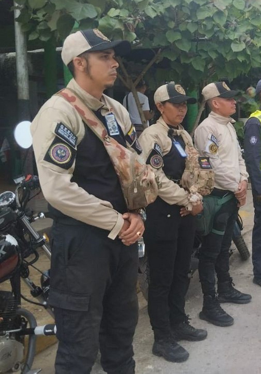 UNIFORME TÁCTICO OFICIAL